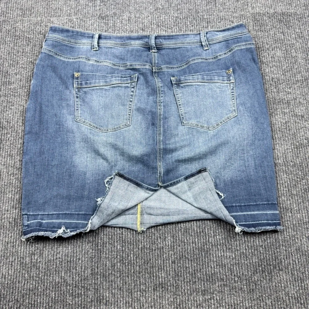 Lane Bryant Blue Denim Distressed Mini Skirt Raw Hem Plus Size 24 SAG1072056